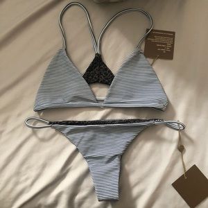 Acacia bikini - Shaka top and fins bottom
